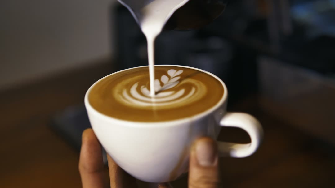 Latte com desenho de rosetta